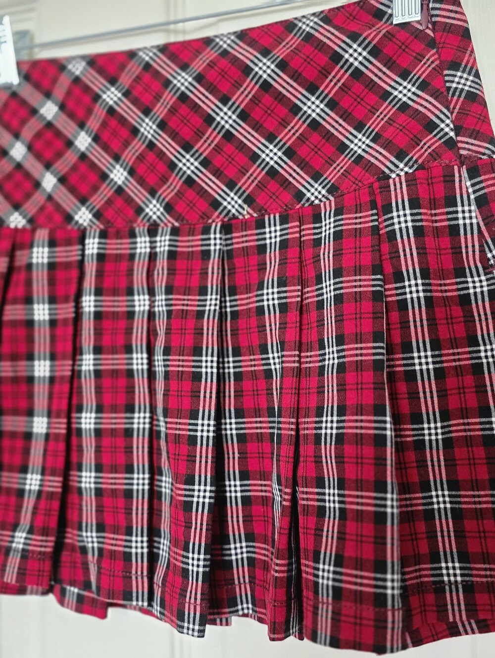 American Eagle Red Plaid Pleated Micro Mini Skirt Y2K Mall Goth Punk Indie M